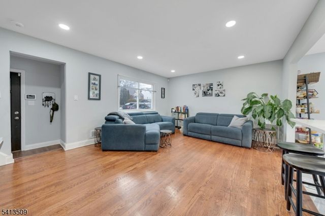 50 Henry St, Hasbrouck Heights Boro, NJ 07604