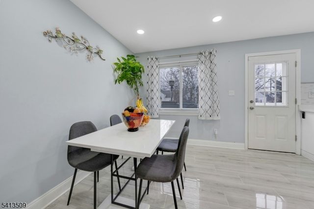 50 Henry St, Hasbrouck Heights Boro, NJ 07604