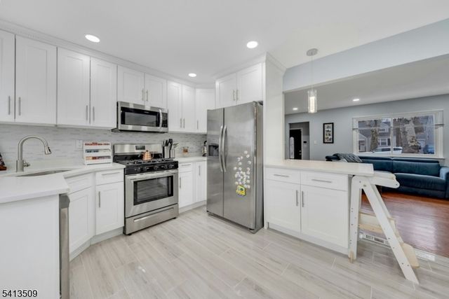 50 Henry St, Hasbrouck Heights Boro, NJ 07604