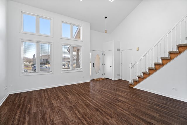 262 LAKEVIEW Court, Steger, IL 60475