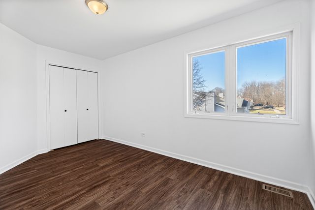 262 LAKEVIEW Court, Steger, IL 60475