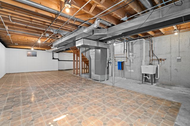 262 LAKEVIEW Court, Steger, IL 60475