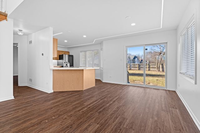 262 LAKEVIEW Court, Steger, IL 60475