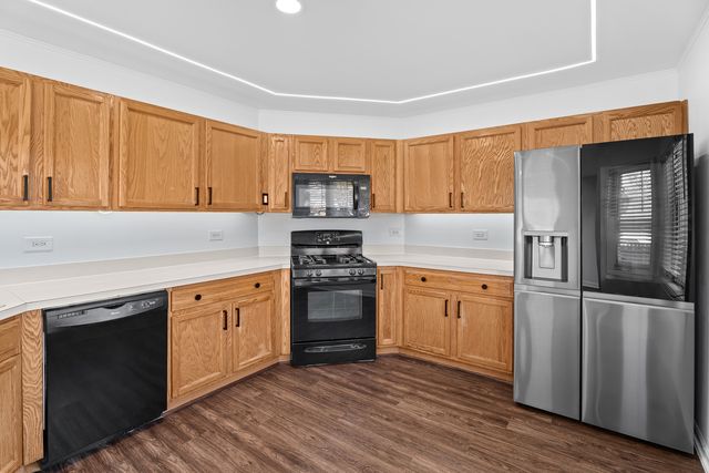 262 LAKEVIEW Court, Steger, IL 60475