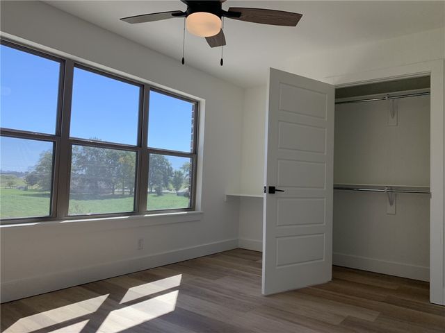 2614 SW Livingston Square, Bentonville, AR 72713