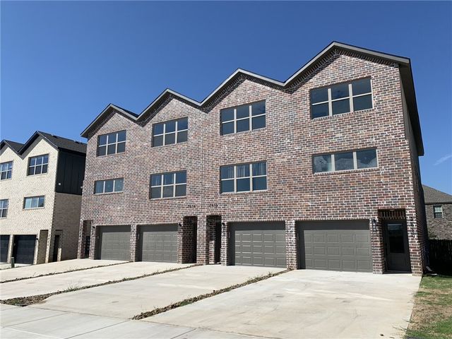 2614 SW Livingston Square, Bentonville, AR 72713