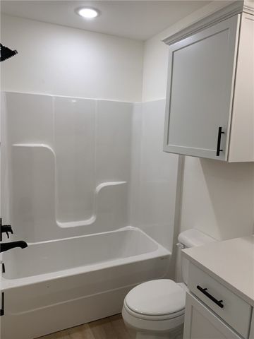 2614 SW Livingston Square, Bentonville, AR 72713