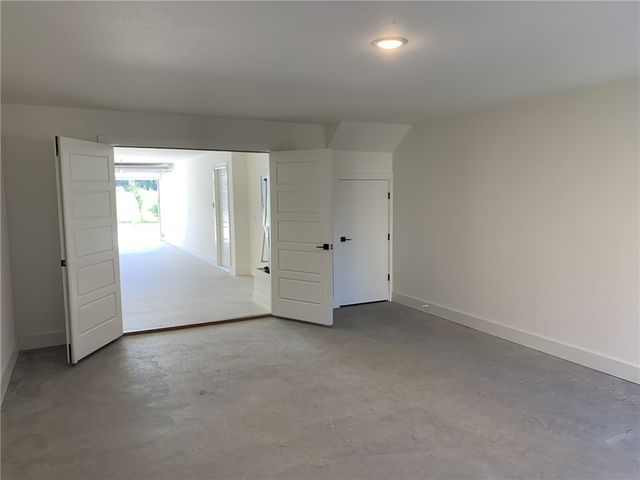 2614 SW Livingston Square, Bentonville, AR 72713