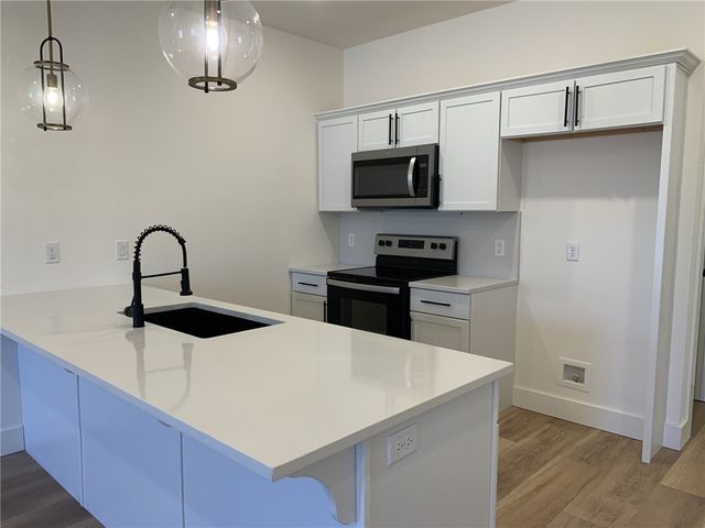 2614 SW Livingston Square, Bentonville, AR 72713