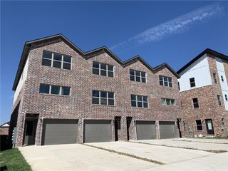2614 SW Livingston Square, Bentonville, AR 72713