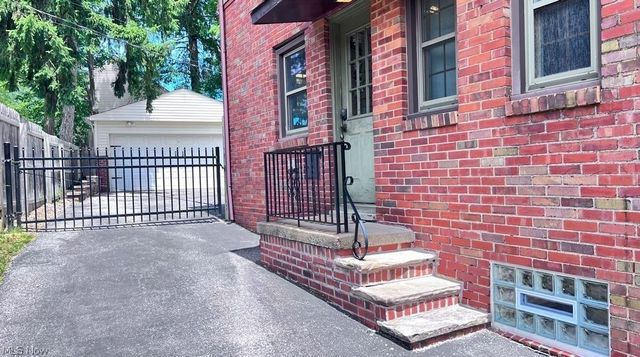3973 Meadowbrook Boulevard, University Heights, OH 44118