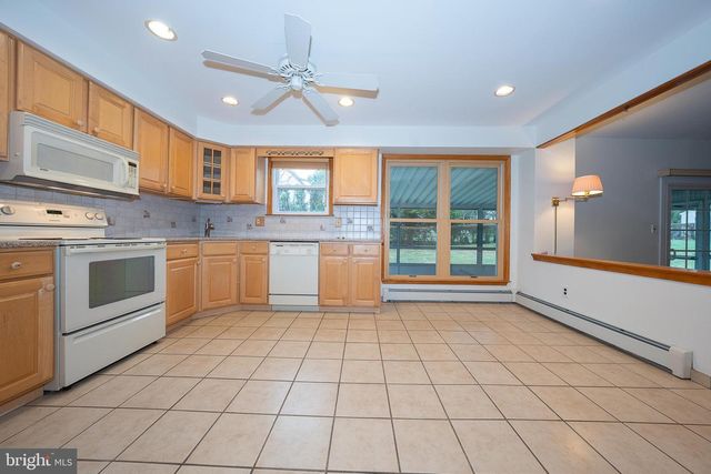 3088 DORMAN CIR, Broomall, PA 19008