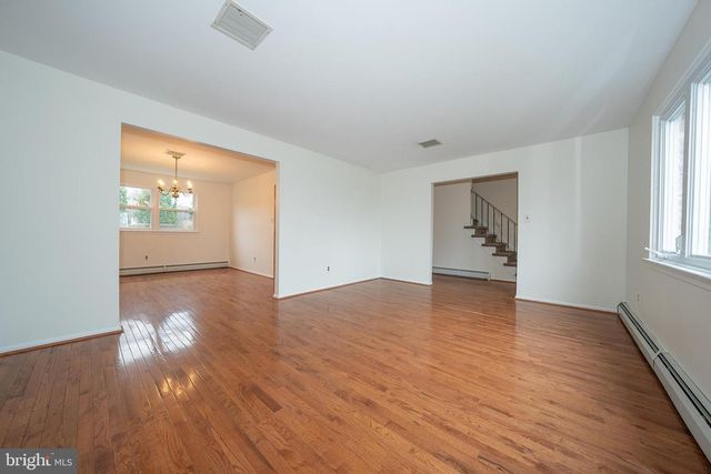 3088 DORMAN CIR, Broomall, PA 19008