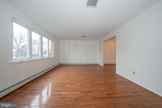 3088 DORMAN CIR, Broomall, PA 19008