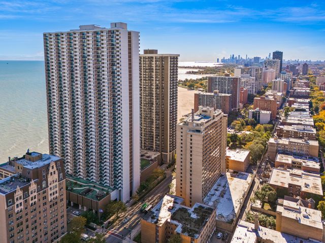 6033 N Sheridan Road 18K, Chicago, IL 60660