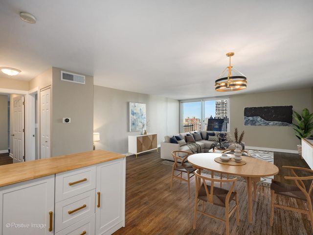 6033 N Sheridan Road 18K, Chicago, IL 60660