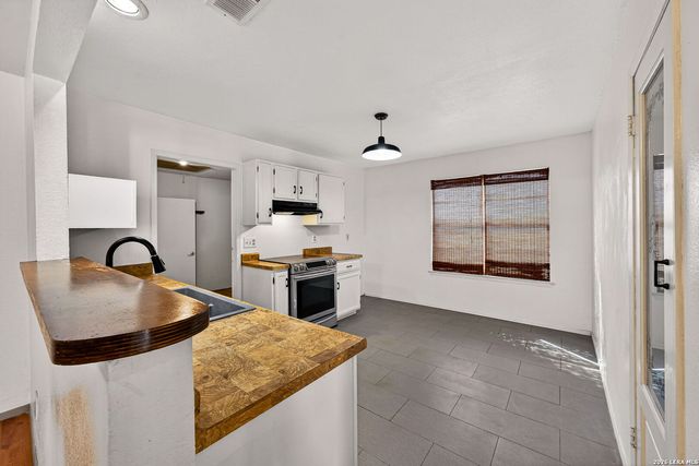 9719 Hidden Field, San Antonio, TX 78250