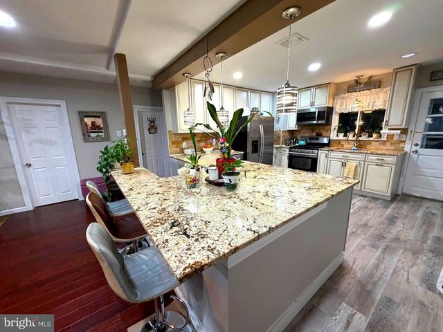 743 PURITAN AVE, Lawrenceville, NJ 08648