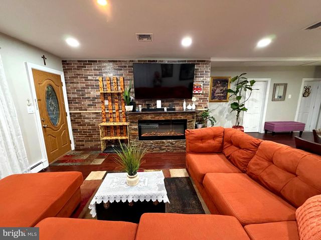 743 PURITAN AVE, Lawrenceville, NJ 08648