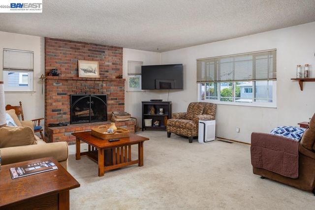 4591 Edwards Ln, Castro Valley, CA 94546