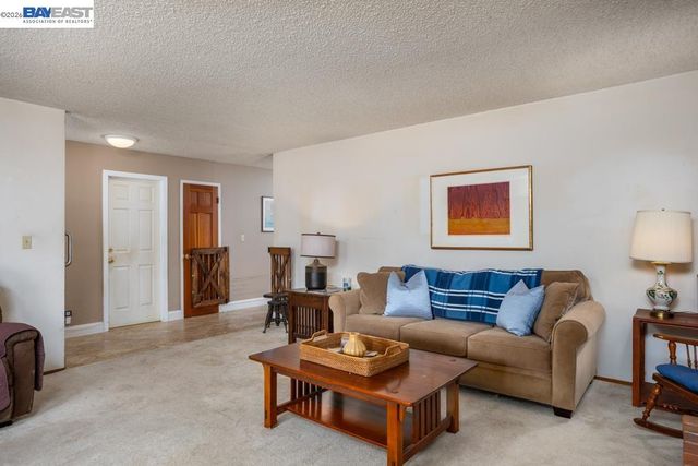4591 Edwards Ln, Castro Valley, CA 94546