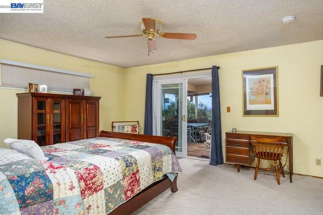 4591 Edwards Ln, Castro Valley, CA 94546