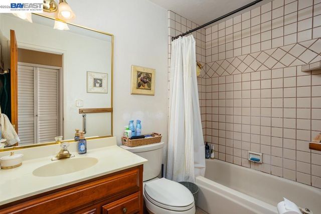 4591 Edwards Ln, Castro Valley, CA 94546
