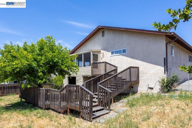 4591 Edwards Ln, Castro Valley, CA 94546