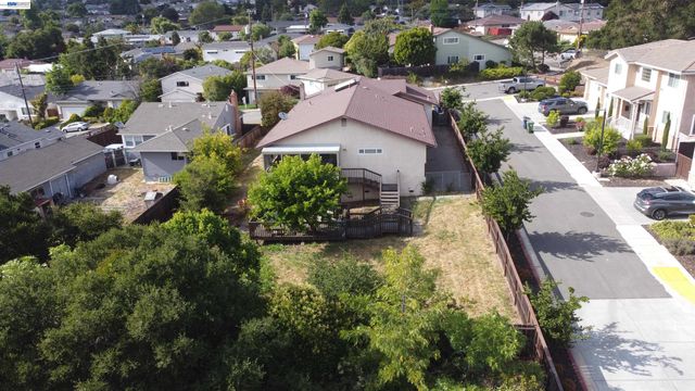 4591 Edwards Ln, Castro Valley, CA 94546