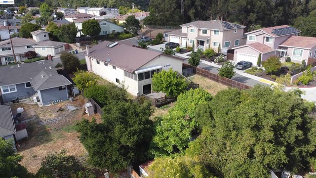4591 Edwards Ln, Castro Valley, CA 94546