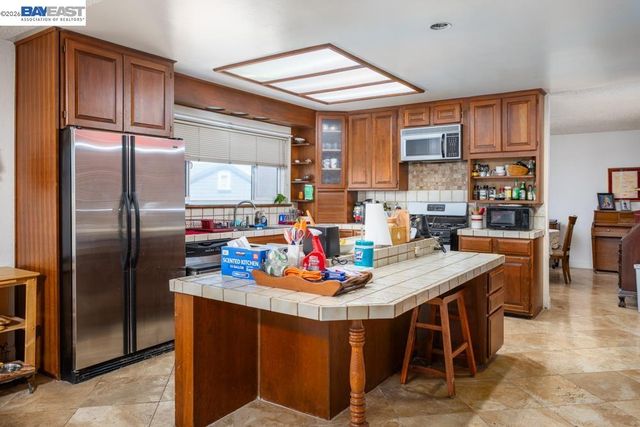 4591 Edwards Ln, Castro Valley, CA 94546