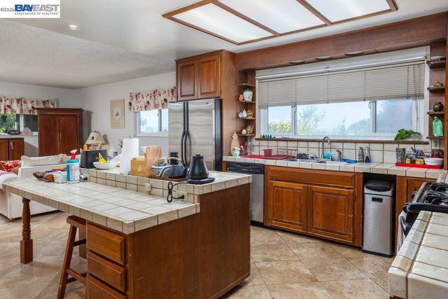 4591 Edwards Ln, Castro Valley, CA 94546