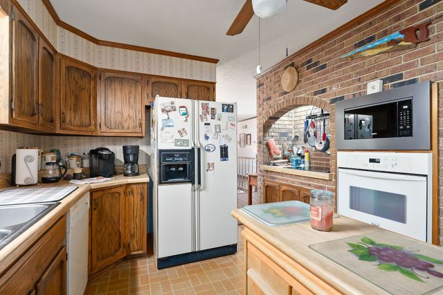1791 Meadow Wood Dr, Cookeville, TN 38506