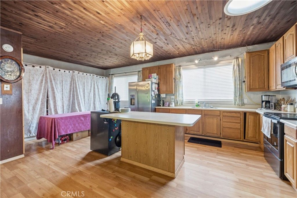 Image 5 of property listing at 17212 Jeanese, Jamestown, CA 95327