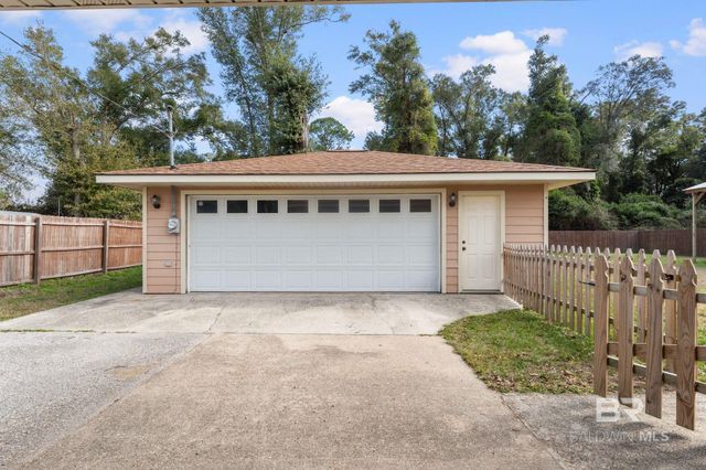 7464 Fairmont Drive, Foley, AL 36535