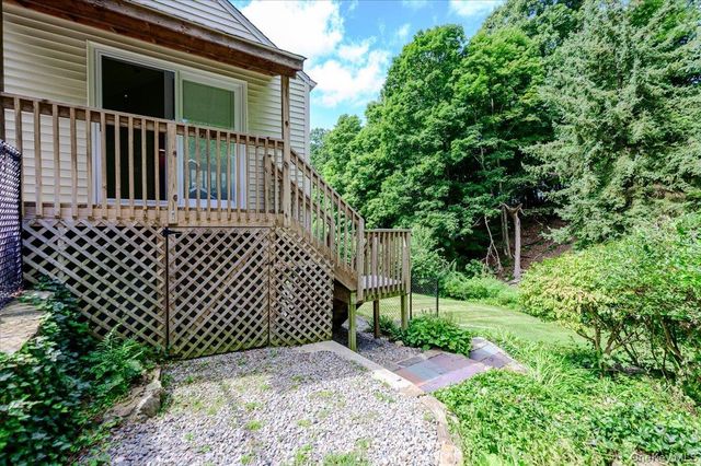 9 Somerstown Road, Ossining, NY 10562