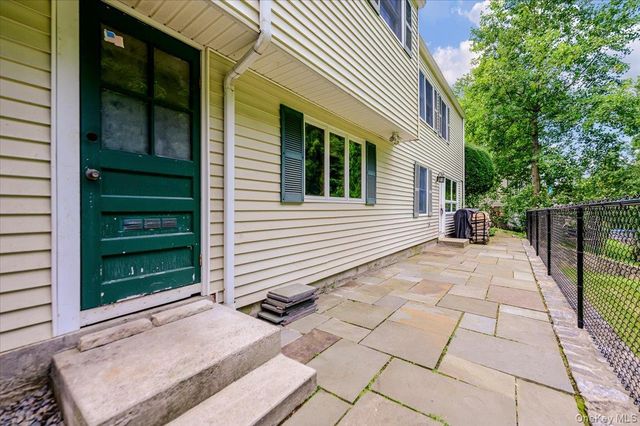 9 Somerstown Road, Ossining, NY 10562