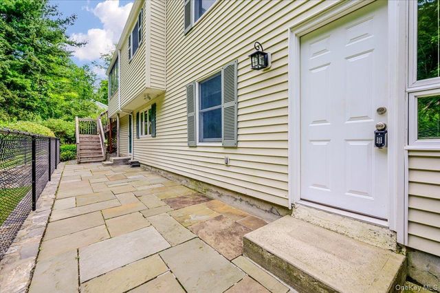 9 Somerstown Road, Ossining, NY 10562