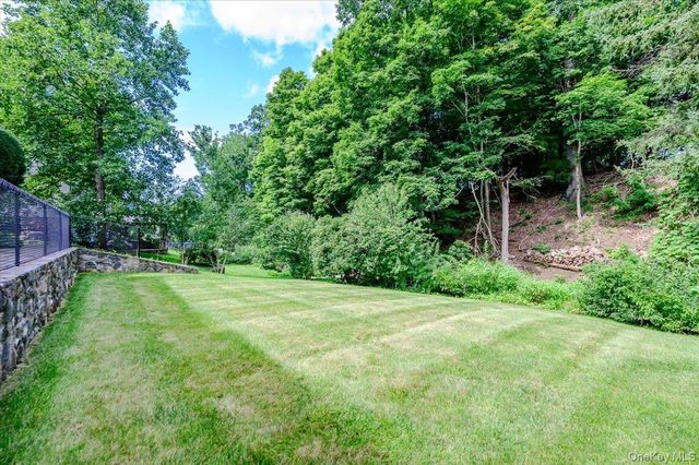 9 Somerstown Road, Ossining, NY 10562