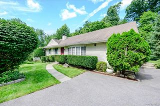 9 Somerstown Road, Ossining, NY 10562