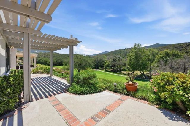 2262 Vista Valley Lane, Vista, CA 92084