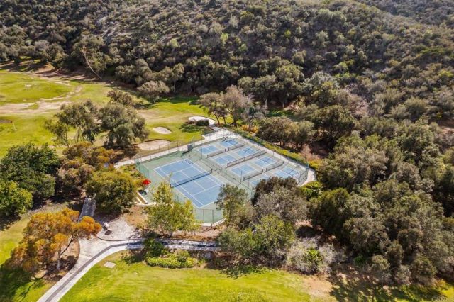 2262 Vista Valley Lane, Vista, CA 92084