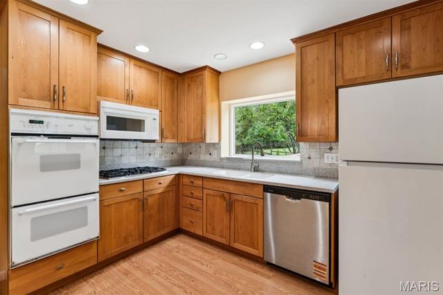 12801 Bellerive Estates Drive, St Louis, MO 63141