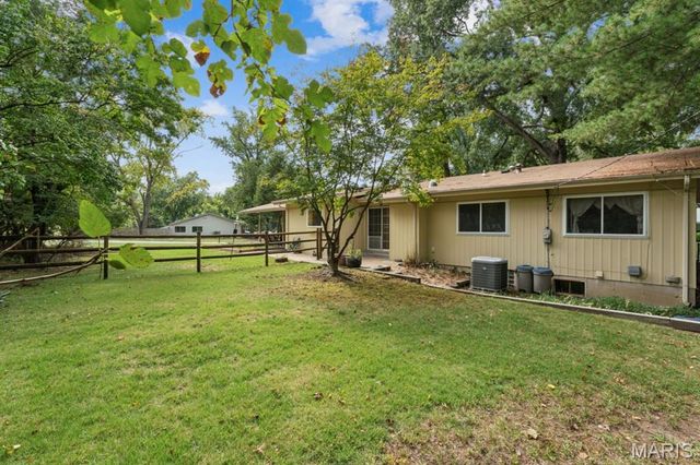 12801 Bellerive Estates Drive, St Louis, MO 63141