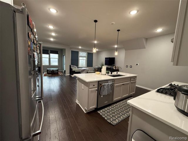 4811 Broomfield Way, Lake Orion, MI 48359