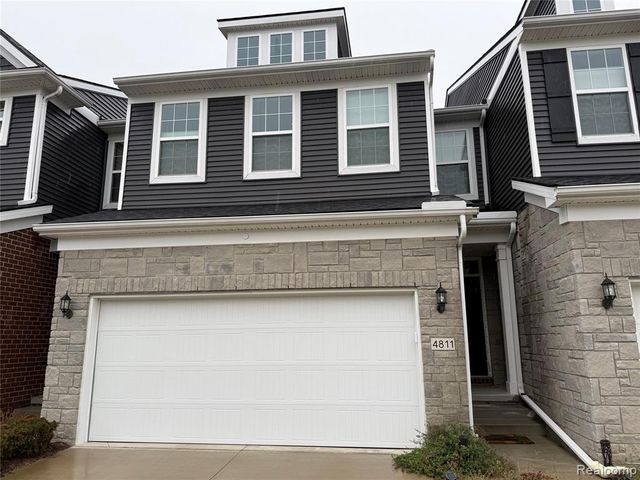 4811 Broomfield Way, Lake Orion, MI 48359