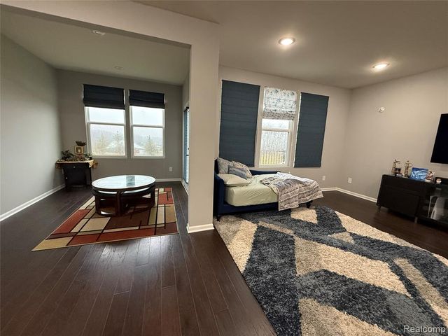 4811 Broomfield Way, Lake Orion, MI 48359