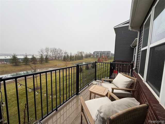 4811 Broomfield Way, Lake Orion, MI 48359