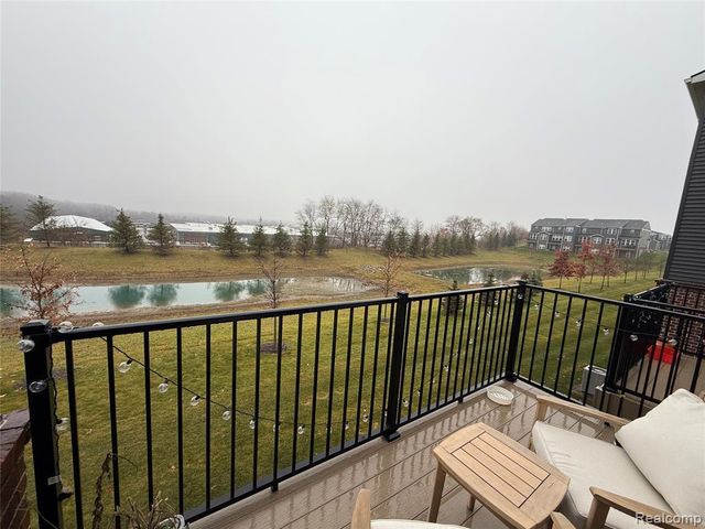 4811 Broomfield Way, Lake Orion, MI 48359