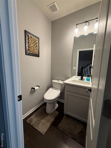 4811 Broomfield Way, Lake Orion, MI 48359